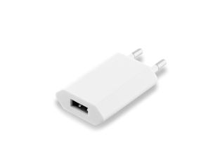 USB-lader compact voor het voeden van USB apparaten